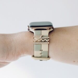 Strawberry Avocados Checkered Apple Watch Band – Green & Cream – Dogs NEW